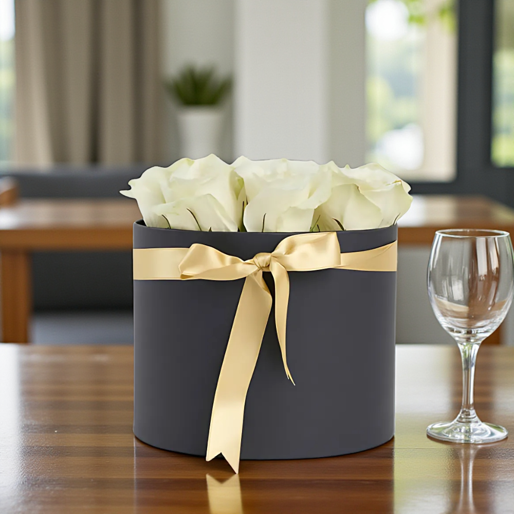 Pure Noir – Siyah Silindir Kutuda Beyaz Gül