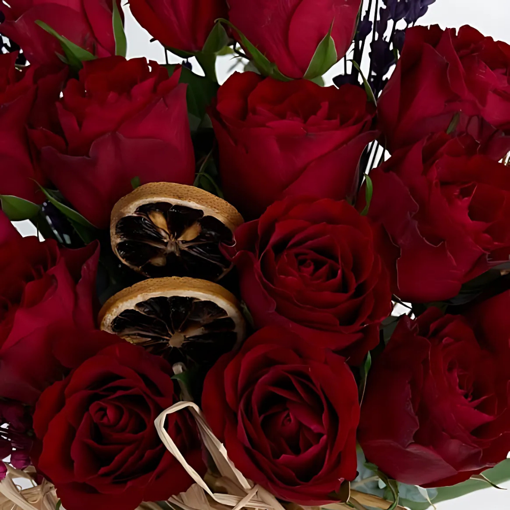 Yeşil Cam Vazoda 15 Kırmızı Gül - Rosentra | Premium Flowers