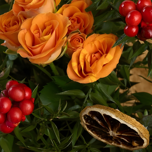 Warm Wishes – Kraft Bukette Turuncu Gül ve Kokina