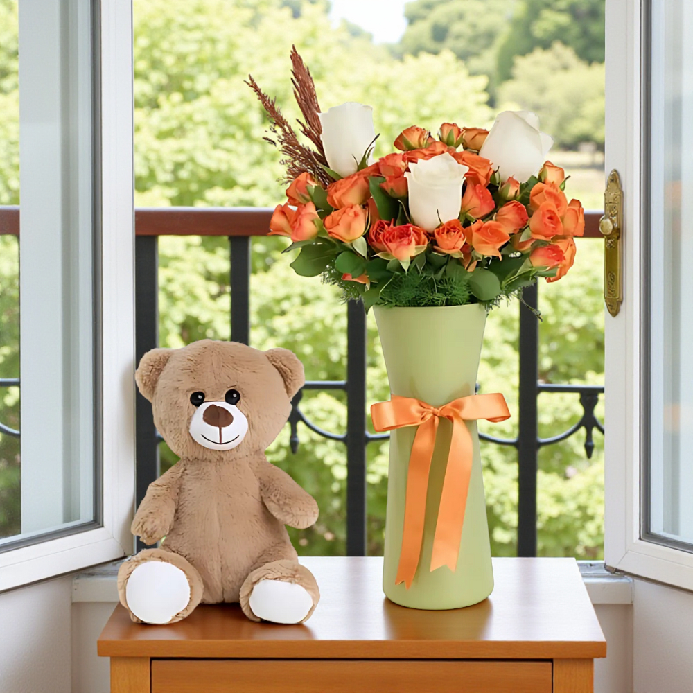 Yeşil Vazoda Renkli Güller & Ayıcık