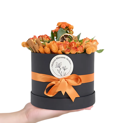 Orange Vibe – Siyah Kutuda Turuncu Çardak Gül ve Kalanchoe
