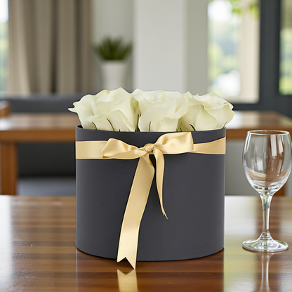 Pure Noir – Siyah Silindir Kutuda Beyaz Gül