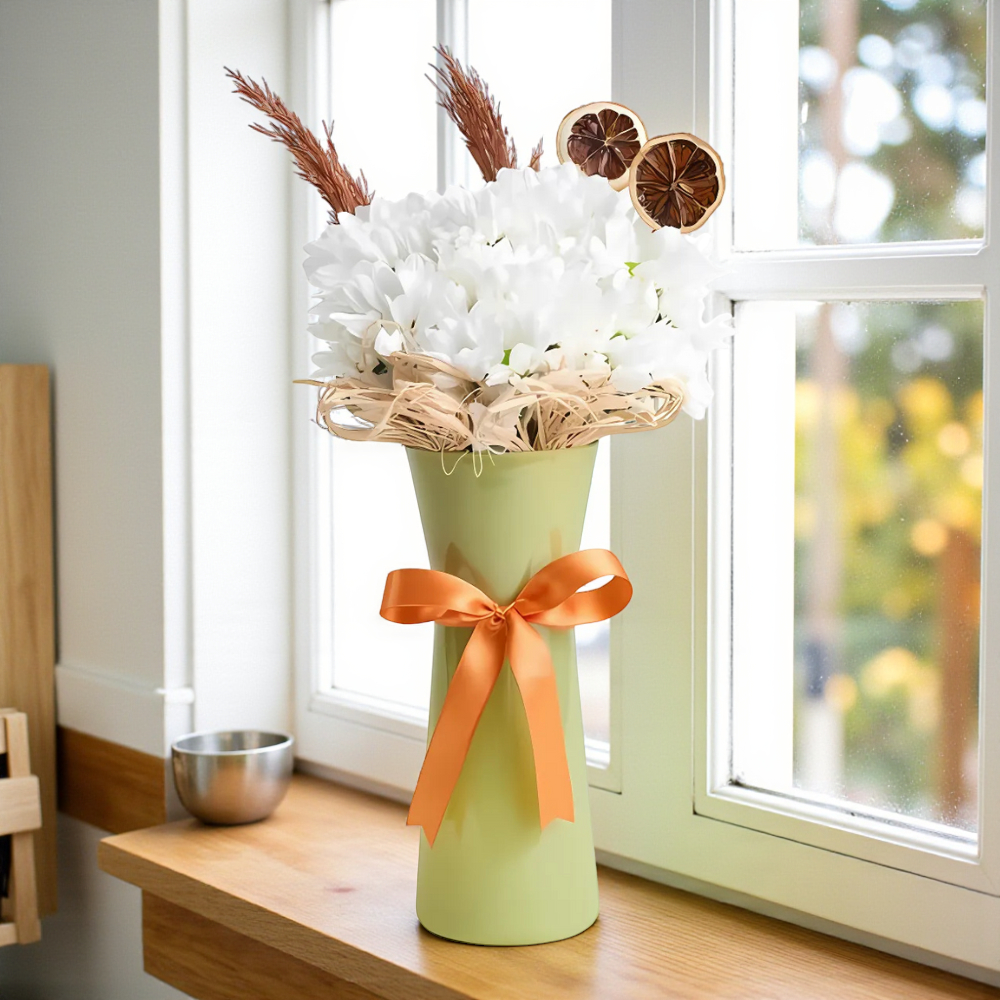 Yeşil Vazoda Beyaz Papatyalar